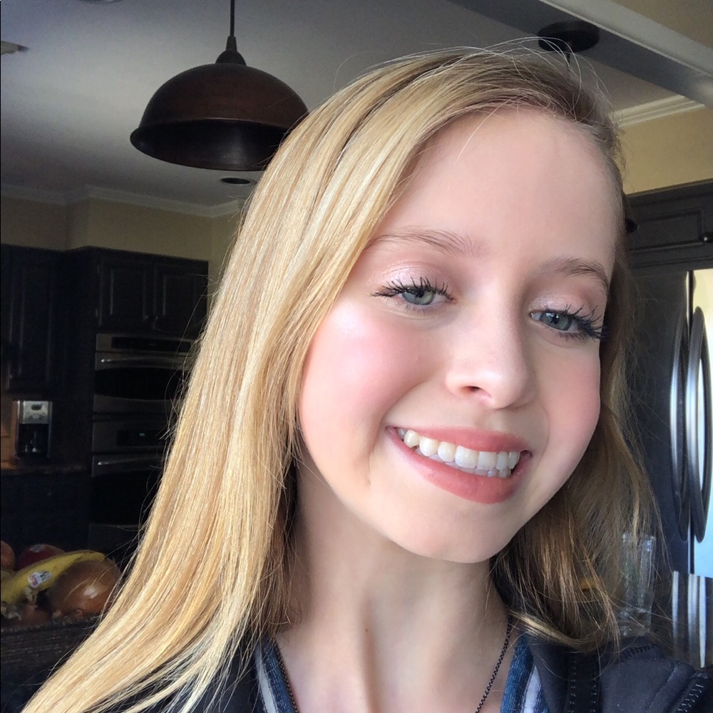 Meet your Posher, Carlee